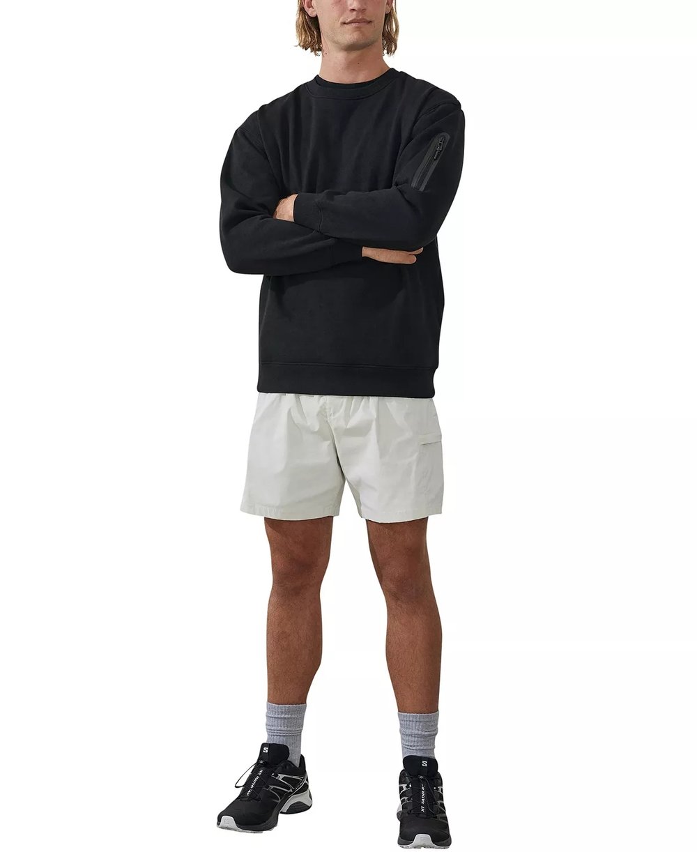 Essential Tactical Arm-Pocket Crewneck - Streamlined Comfort for Urban Style