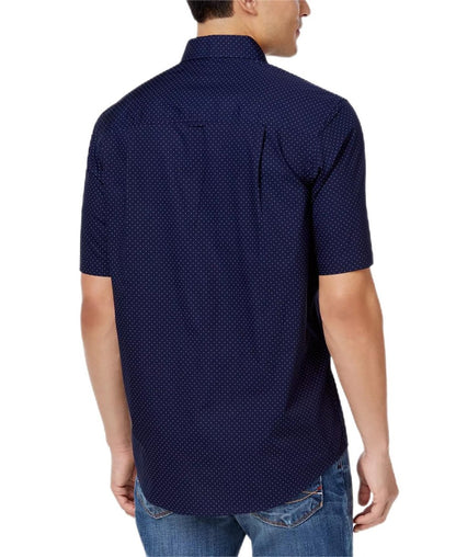 Camisa de manga corta con estampado de puntos para hombre: informal pulida con un toque moderno 