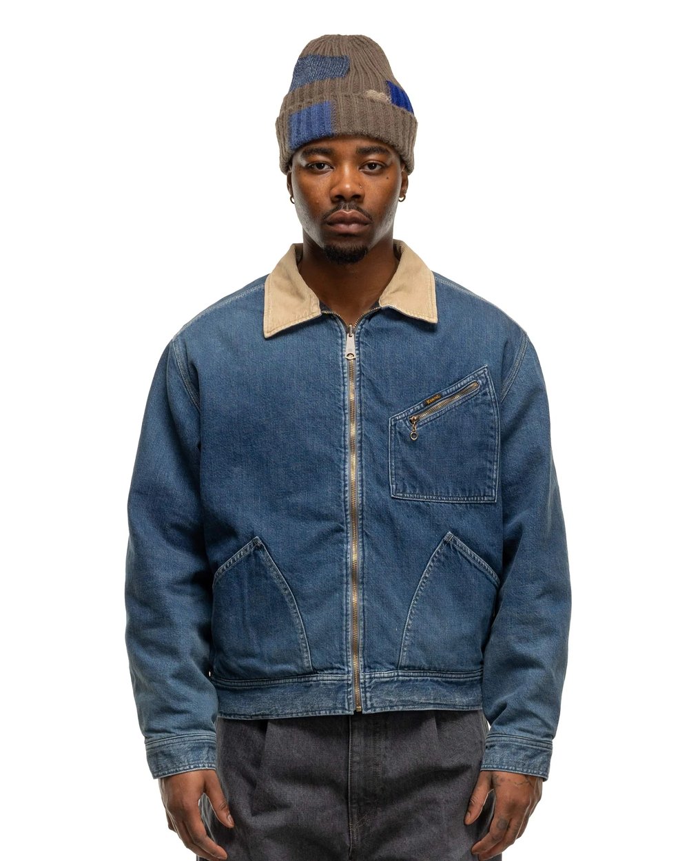 Veste en jean personnalisable au design distinctif 