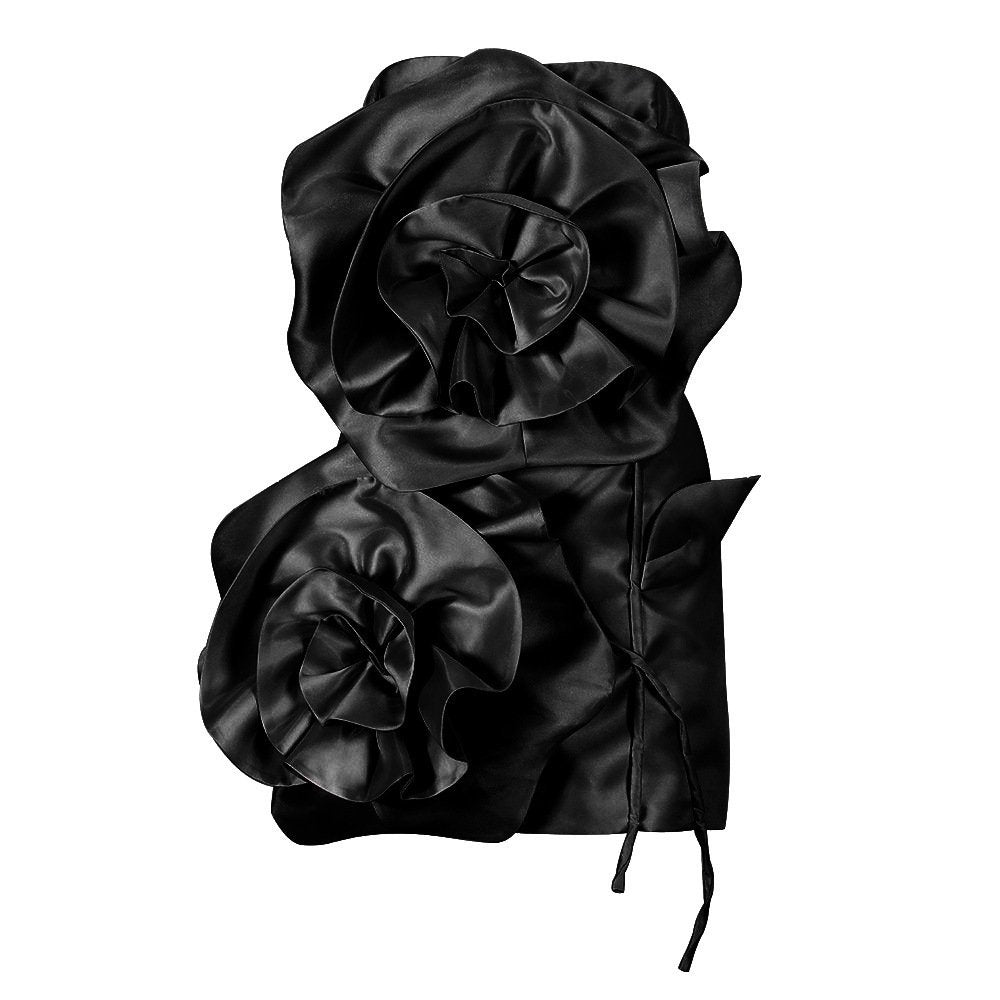 Vestido de fiesta elegante con flores dimensionales blancas 