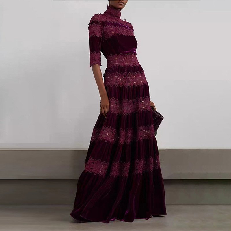 Vestido de noche elegante con gradas de encaje de terciopelo azul con cuello alto 