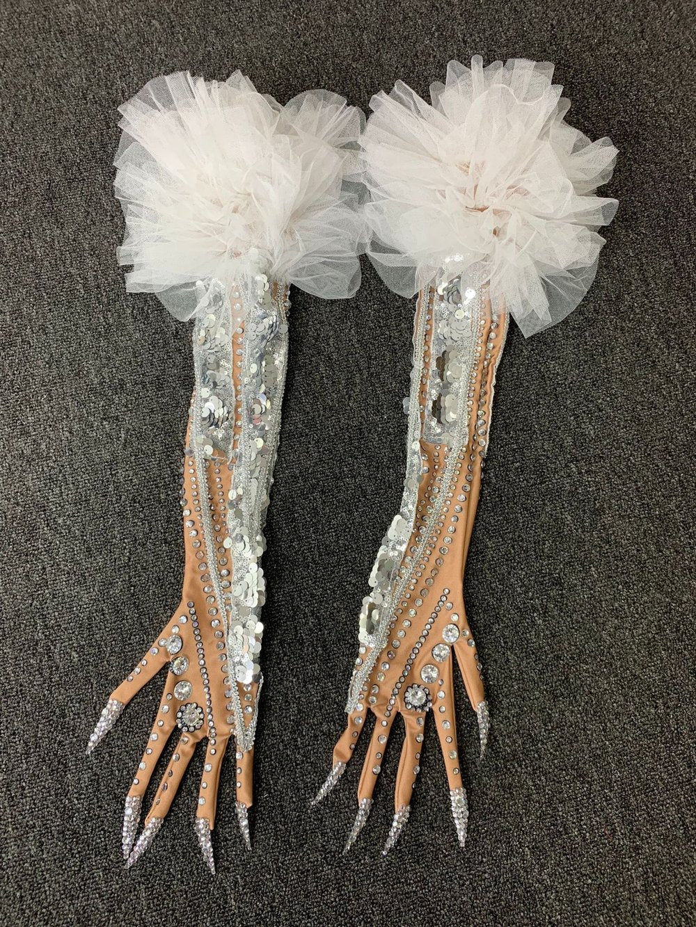 Mini-robe à franges en cascade de cristal avec gants