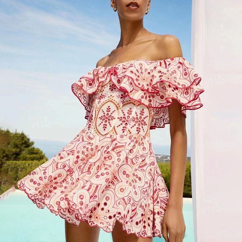 Vestido floral con hombros descubiertos Breezy
