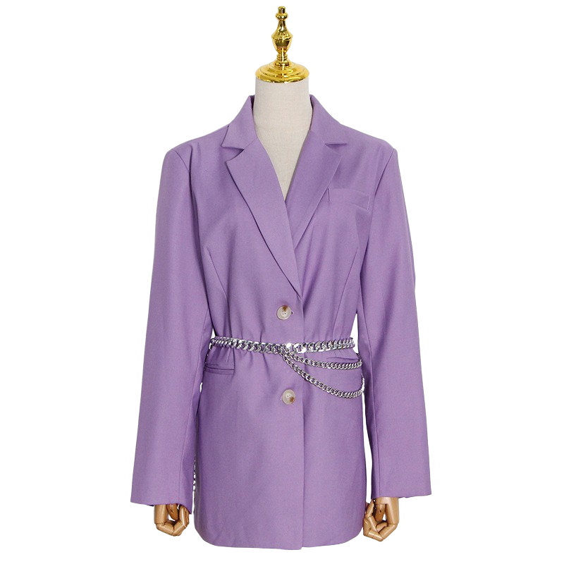 Lavender Luxe: Blazer adornado con cadenas 