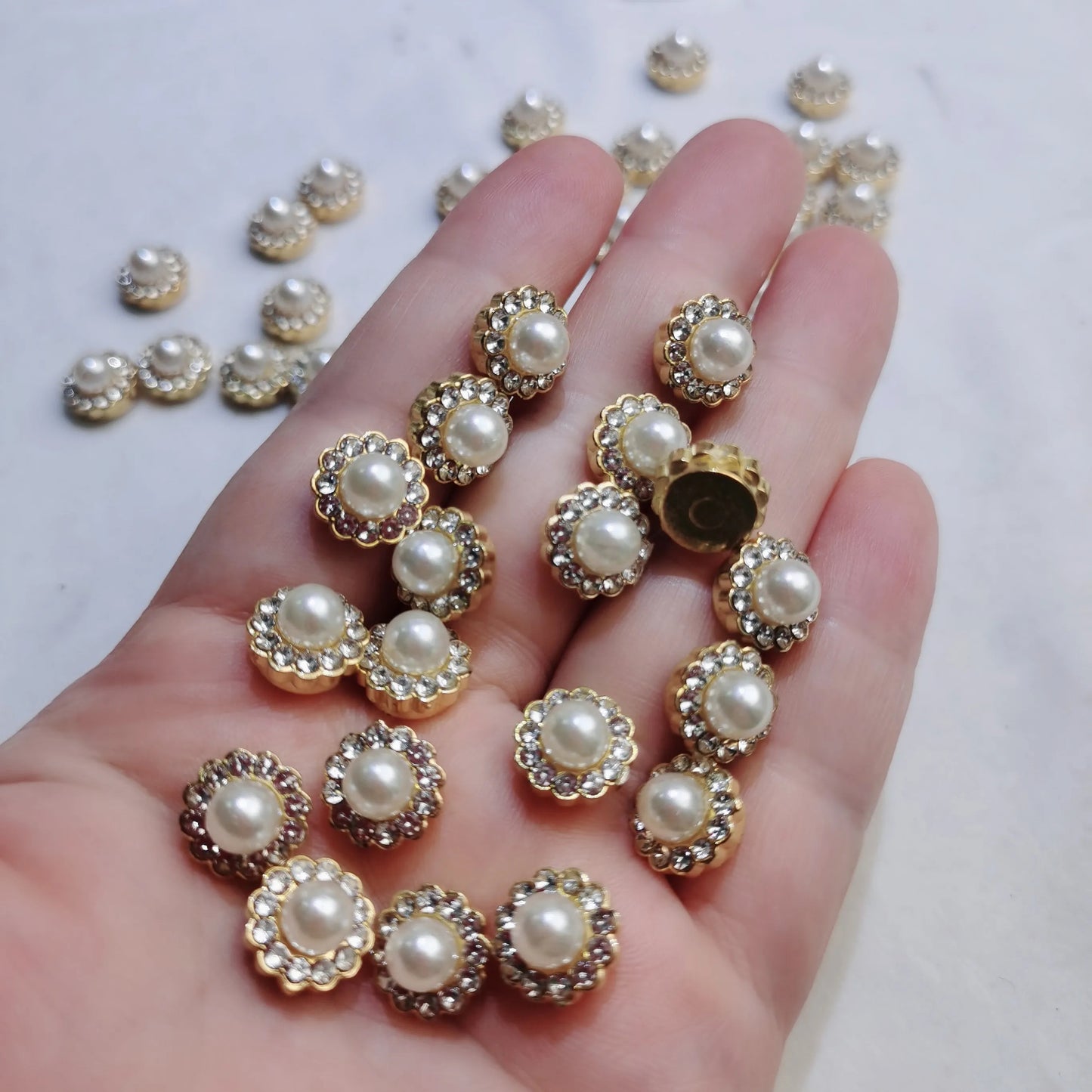 DIY Floral Pearl Rhinestone Embellishments for Beading Machine - White (100 Pieces with Claw Nails)