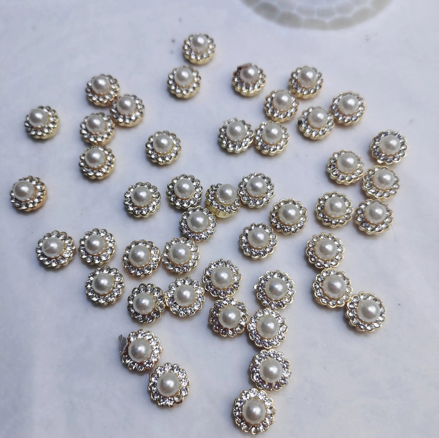 DIY Floral Pearl Rhinestone Embellishments for Beading Machine - White (100 Pieces with Claw Nails)